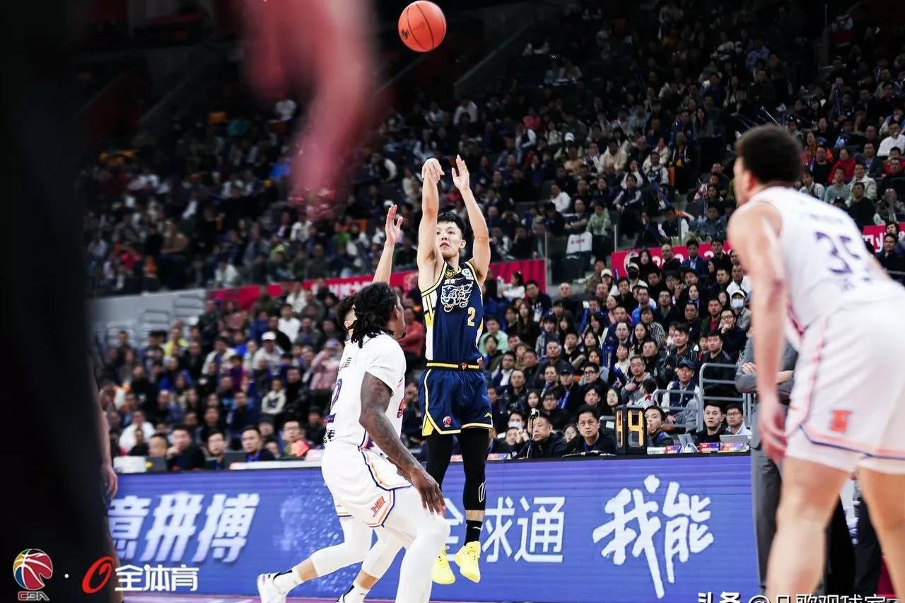 云南男篮豪取客场胜利,终结对手四连胜 云南男篮豪取客场胜利,终结对手四连胜