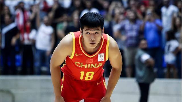 关于双方实力旗鼓相当，比分胶着不分高下的信息