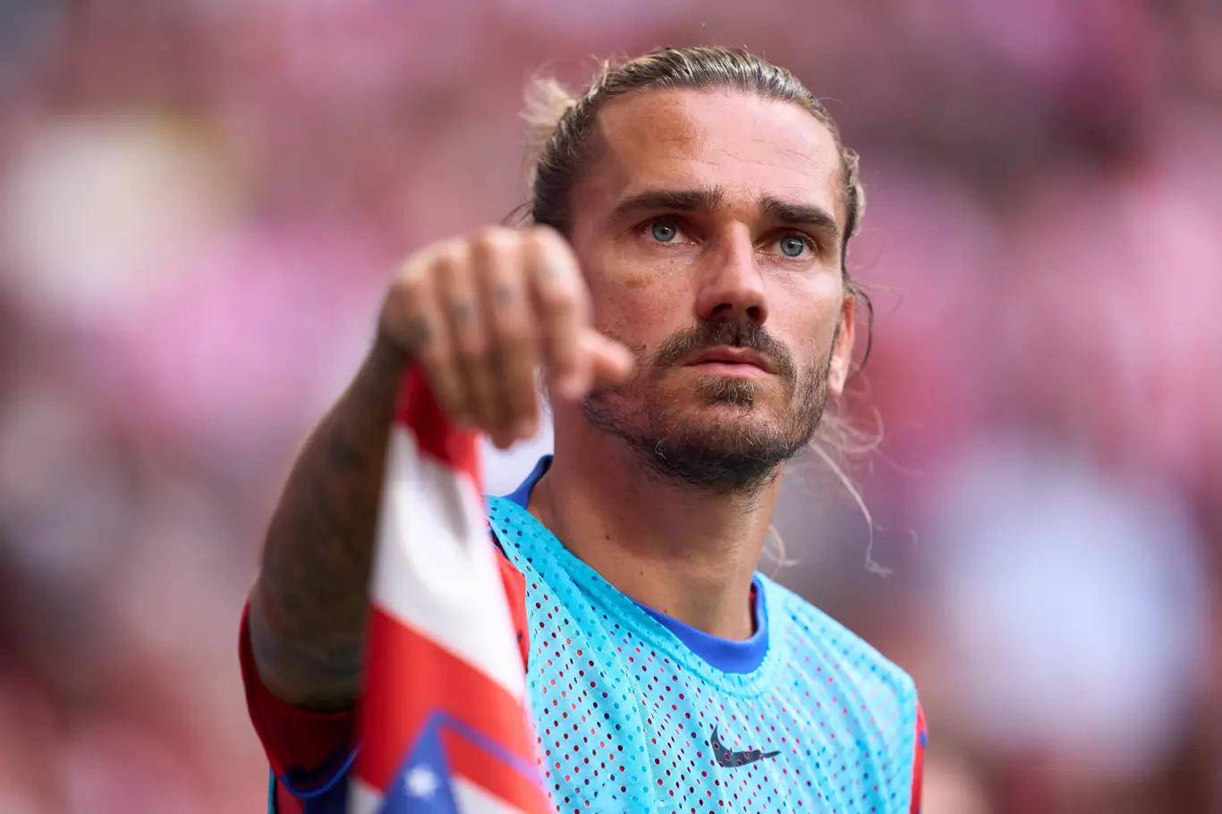 赫塔菲抗议裁判判罚,球员表现受影响的简单介绍 赫塔菲抗议裁判判罚,球员表现受影响的简单介绍