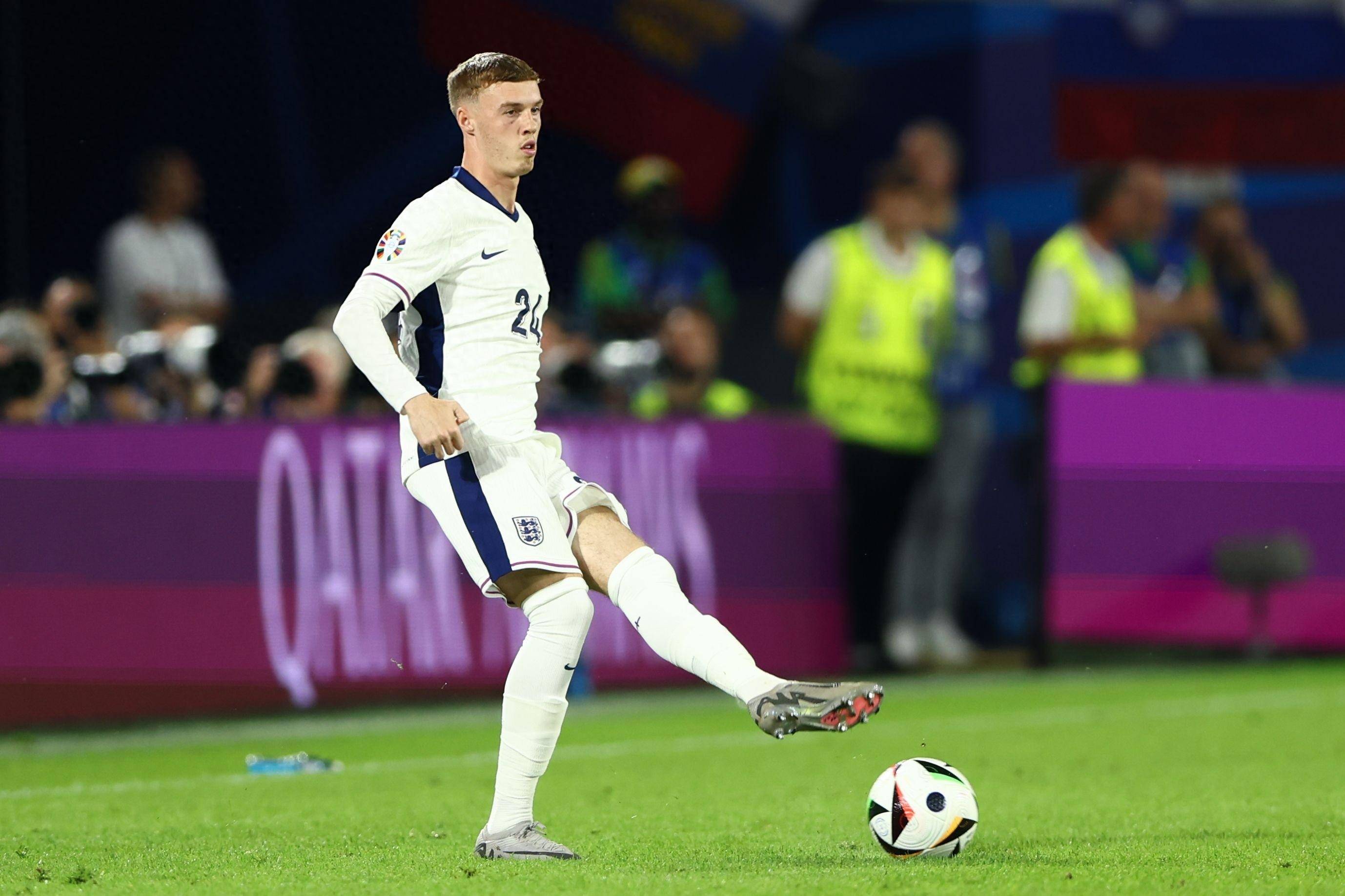 切尔西前锋连续破门,帮助球队拿到三分 切尔西前锋连续破门,帮助球队拿到三分