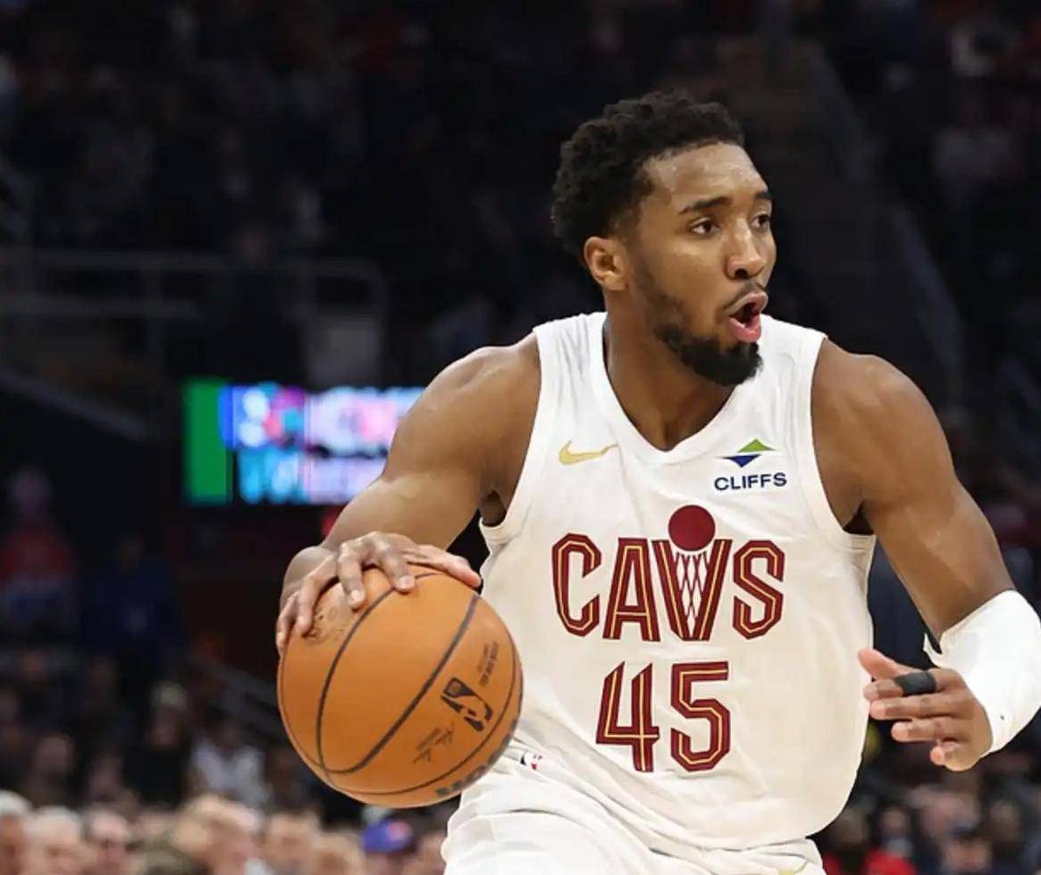 开云体育-关于爵士击败快船，米切尔全场砍下分的信息