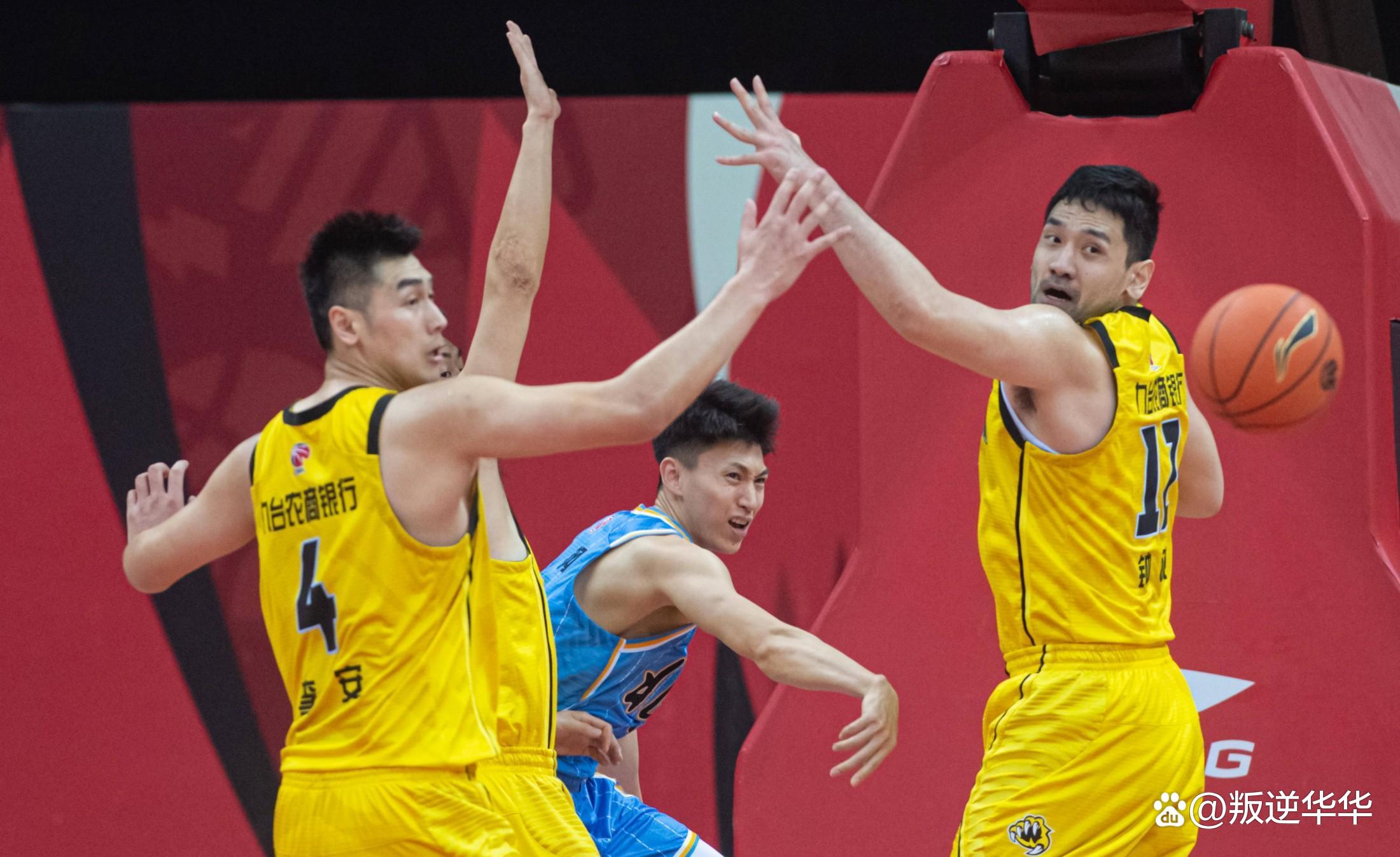 亚洲篮球锦标赛:长沙老虎战胜札幌雪狼,晋级半决赛的简单介绍 亚洲篮球锦标赛:长沙老虎战胜札幌雪狼,晋级半决赛的简单介绍