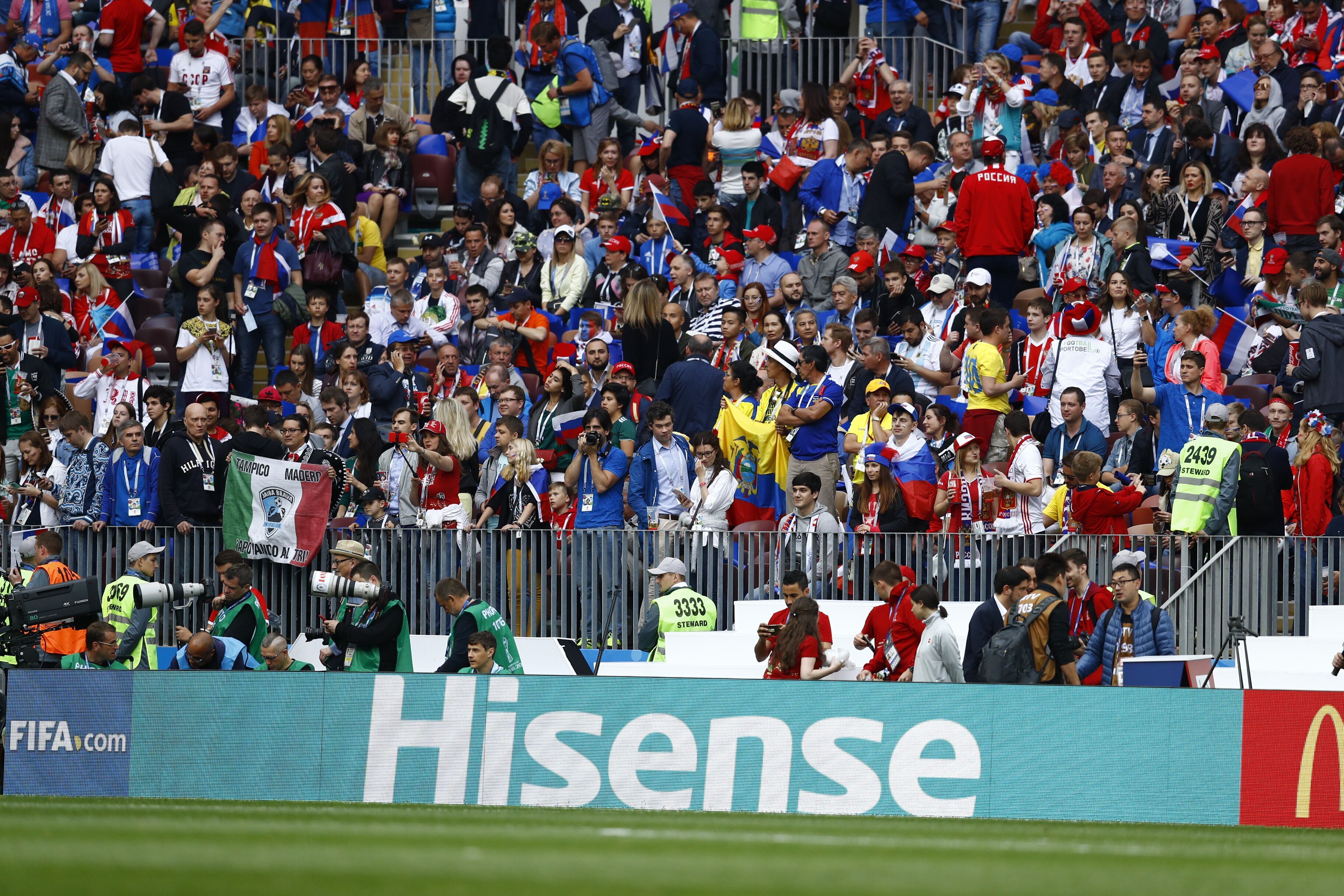 包含俄罗斯豪取胜利,实现本组三连胜保持领先的词条 包含俄罗斯豪取胜利,实现本组三连胜保持领先的词条