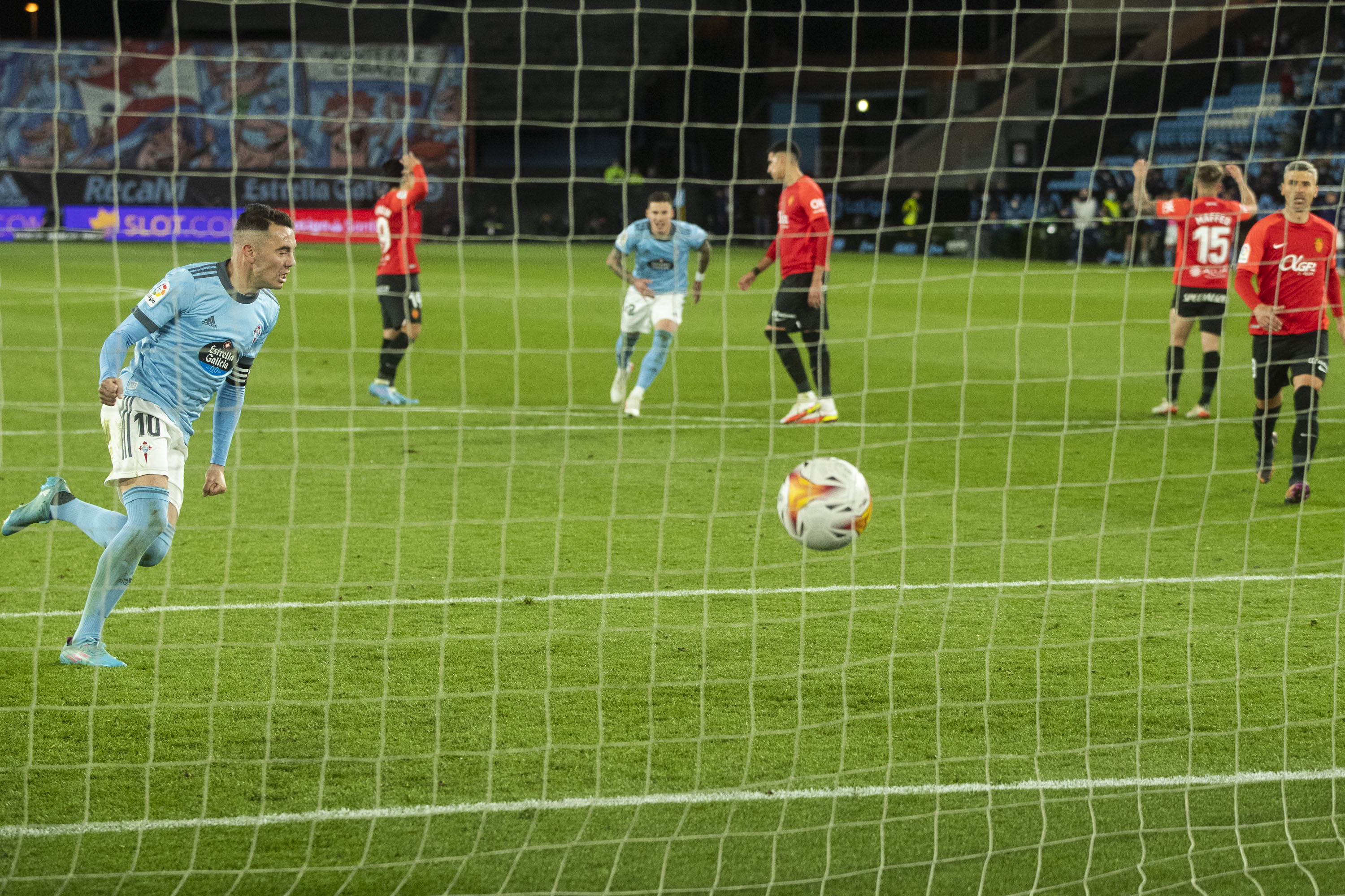 格拉纳达新秀梅开二度，赛季状态火热的简单介绍