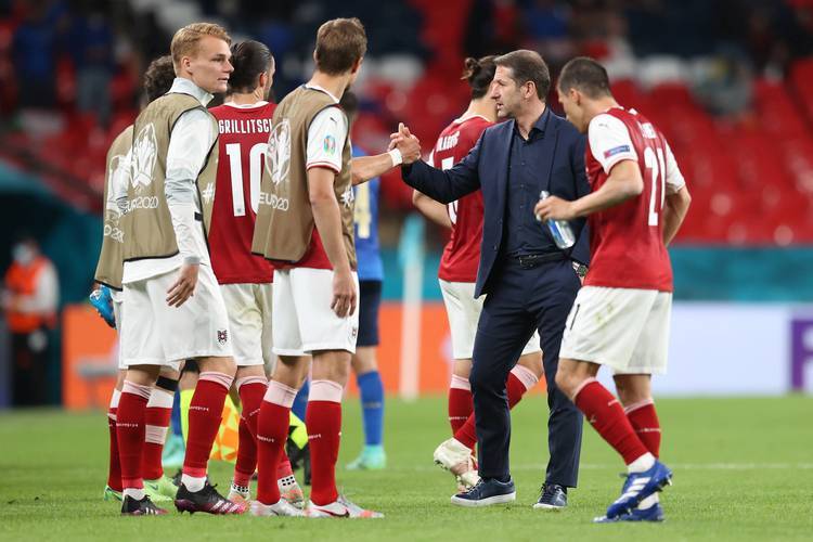 包含西班牙战斯洛伐克，欧预赛胜者晋级的词条