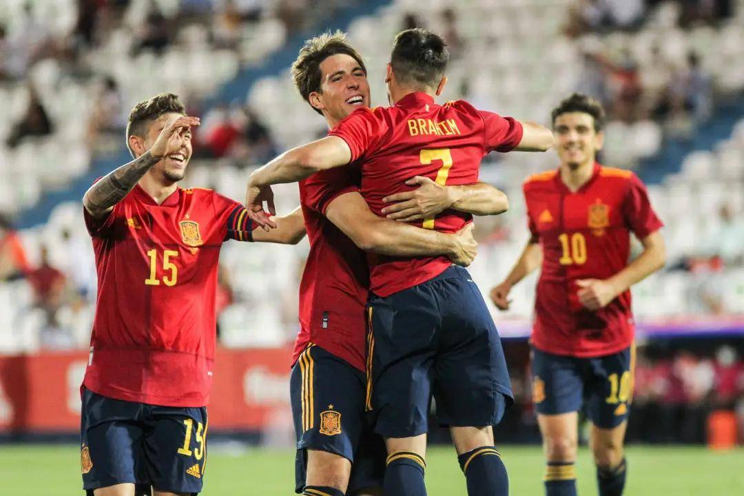 包含西班牙战斯洛伐克，欧预赛胜者晋级的词条