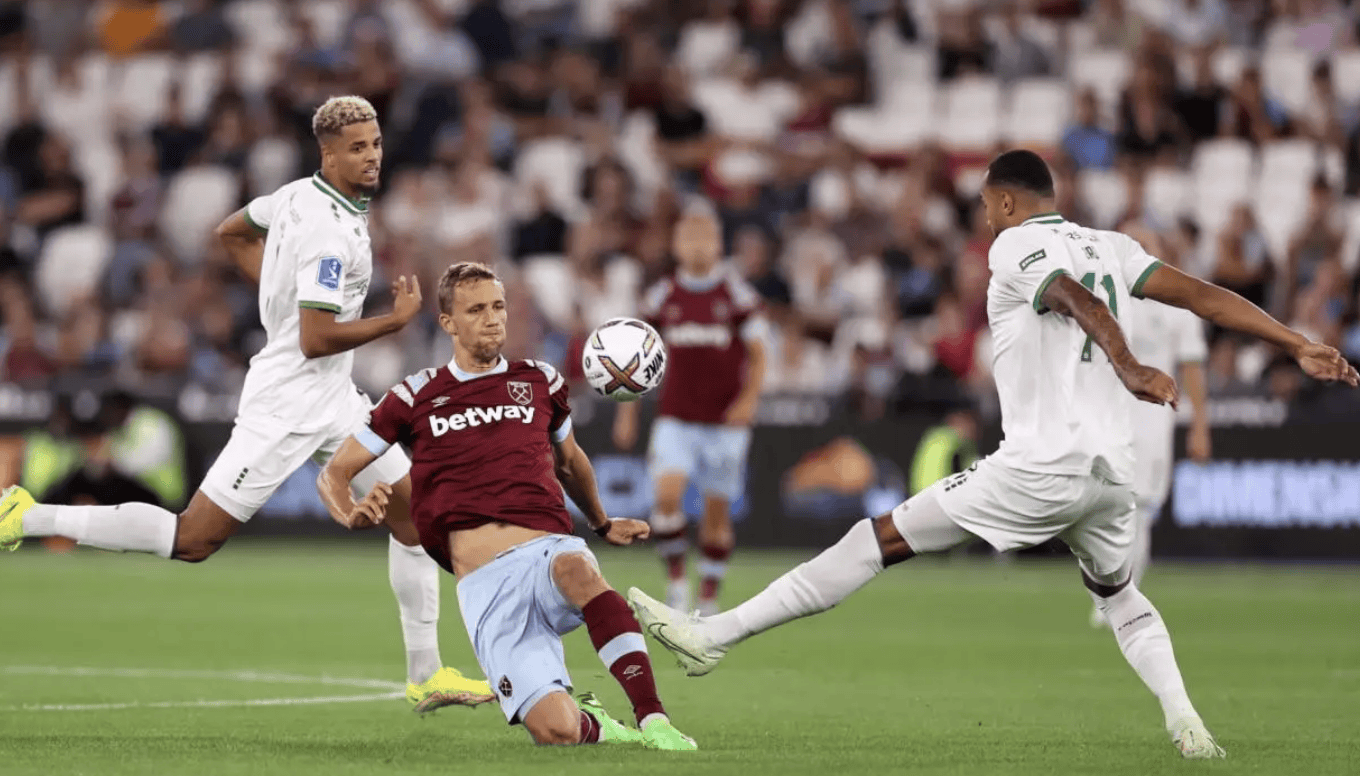 拜仁慕尼黑在欧冠比赛中奏响胜利的乐章