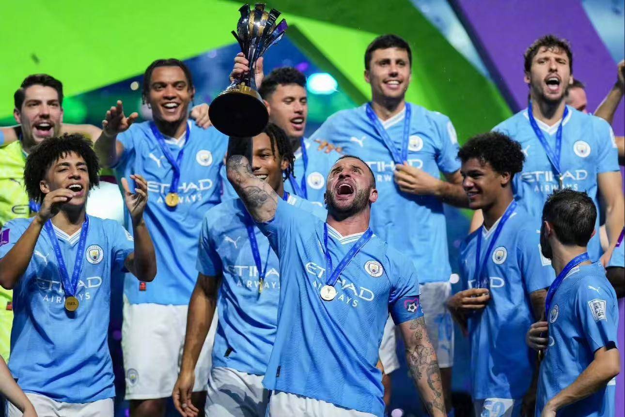 本土足球联赛球队士气高昂，球员表现出色