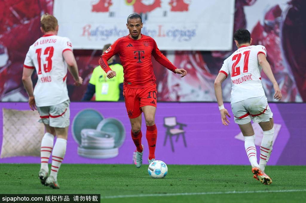 巴塞罗那门将神勇,多次扑救绝杀 巴塞罗那门将神勇,多次扑救绝杀