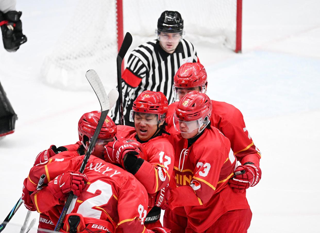 挪威冰球队冲刺冠军,备受瞩目 挪威冰球队冲刺冠军,备受瞩目