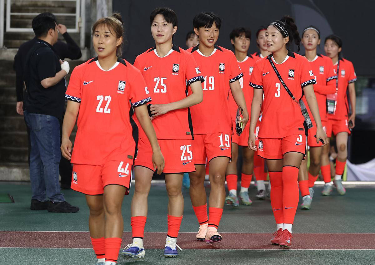 韩国女足联赛引起热议，球迷狂热支持