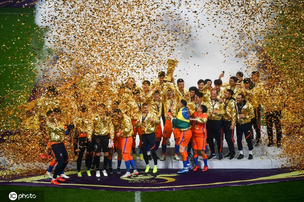 里昂主场告捷,卫冕冠军依旧稳坐榜首的简单介绍 里昂主场告捷,卫冕冠军依旧稳坐榜首的简单介绍