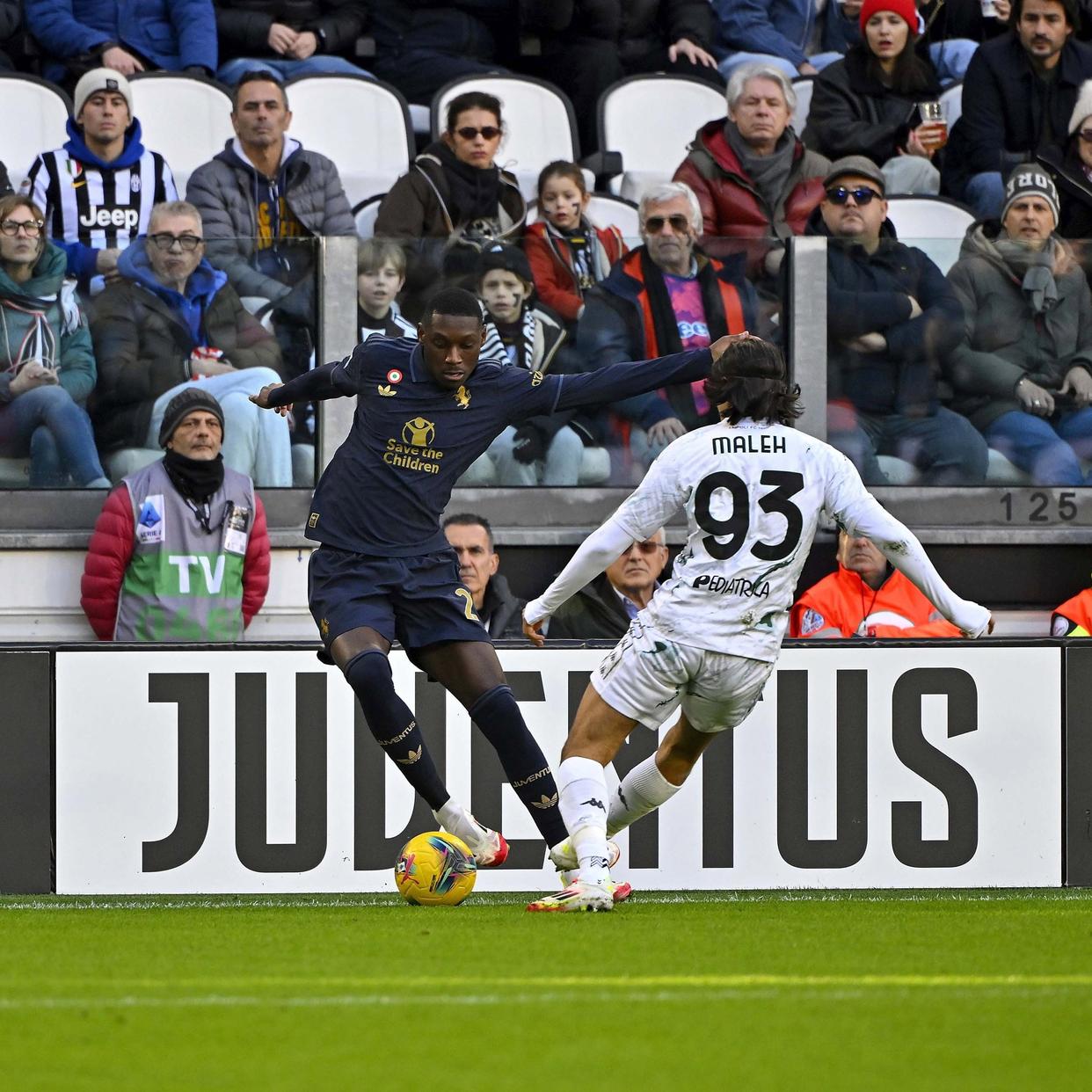 战事白热化，欧冠擂台上刀光剑影不断