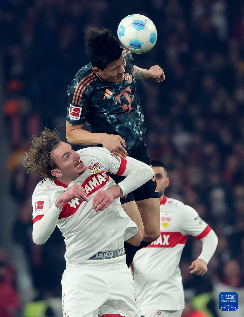 斯图加特主场被完胜,深陷保级泥潭难以自拔的简单介绍 斯图加特主场被完胜,深陷保级泥潭难以自拔的简单介绍