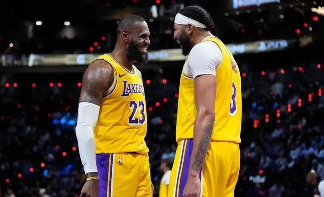 湖人公布战术调整,备战关键战役 湖人公布战术调整,备战关键战役