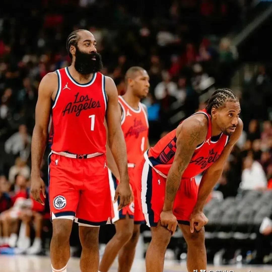 快船主场惨败开拓者,利拉德砍下40分 快船主场惨败开拓者,利拉德砍下40分