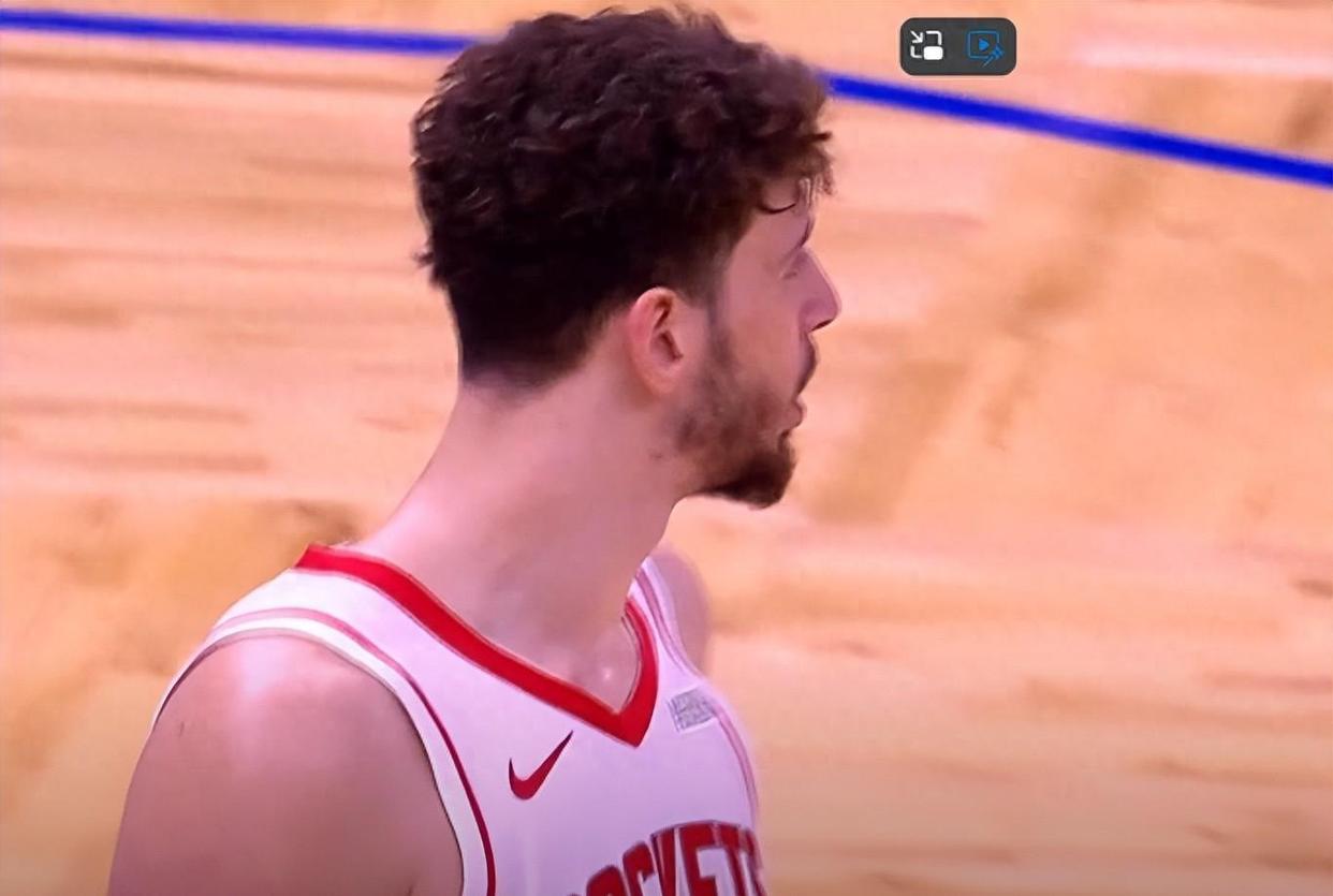 魔术队新秀爆发,球队连胜势不可挡 魔术队新秀爆发,球队连胜势不可挡