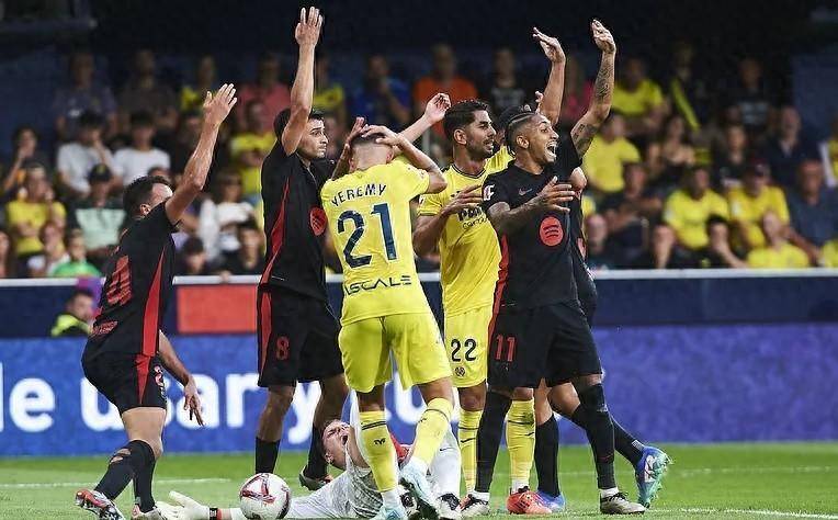 开云体育登录-球迷热议巴萨近期表现，球队状况如何？