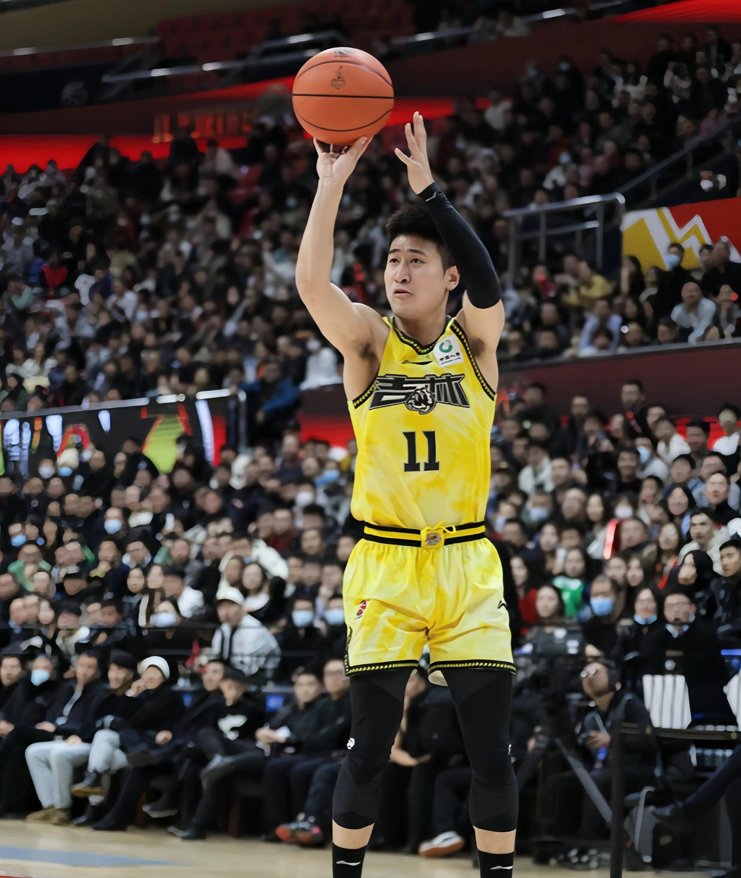 吉林队球员表现出色,带领球队取胜 吉林队球员表现出色,带领球队取胜