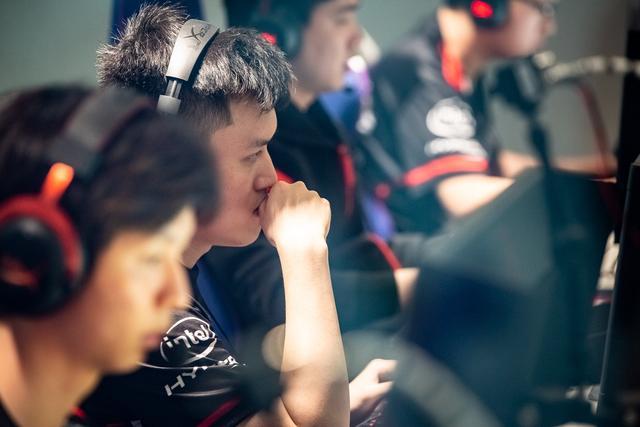 开云体育APP下载-瑞士在对阵保加利亚比赛中踢得自如