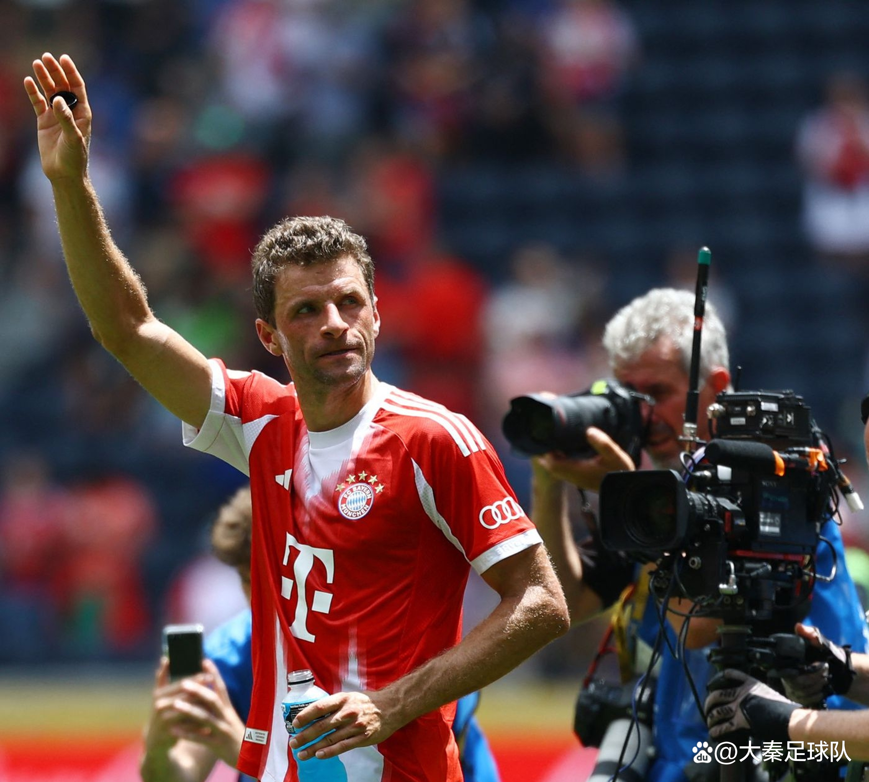 拜仁慕尼黑客场获胜,保持领先优势 拜仁慕尼黑客场获胜,保持领先优势