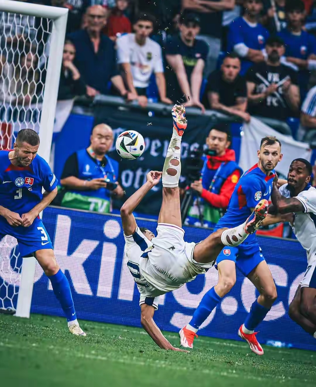 惊险激烈!球队竞争激烈争夺胜利的简单介绍 惊险激烈!球队竞争激烈争夺胜利的简单介绍