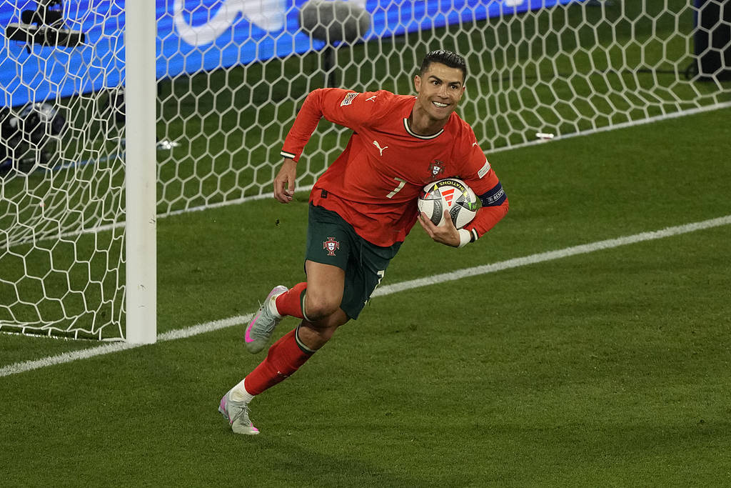 包含欧国联比赛精彩瞬间回顾,传奇战役令人回味无穷。的词条 包含欧国联比赛精彩瞬间回顾,传奇战役令人回味无穷。的词条