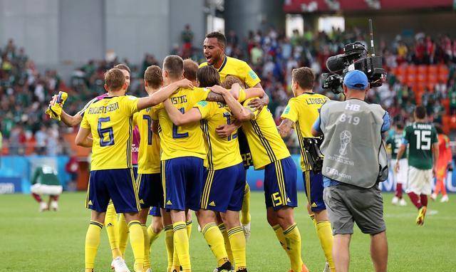 包含阿尔巴尼亚队客场大捷，实力备受赞誉的词条