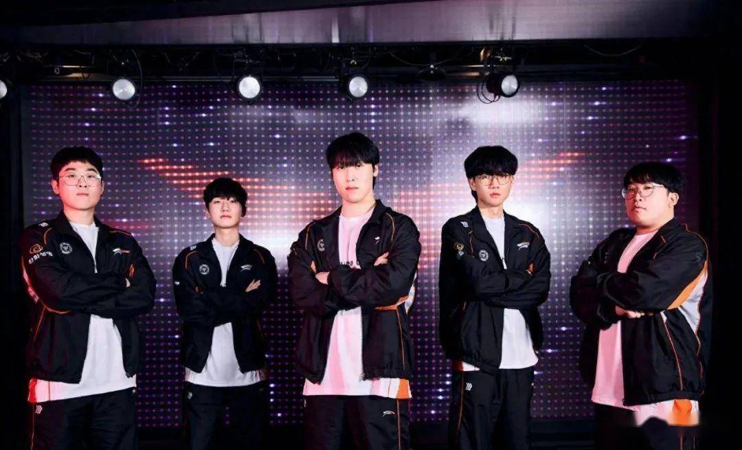 HLE翻盘EDG,Zeus打出惊人五杀激烈交锋淘汰赛,留下经典瞬间 HLE翻盘EDG,Zeus打出惊人五杀激烈交锋淘汰赛,留下经典瞬间