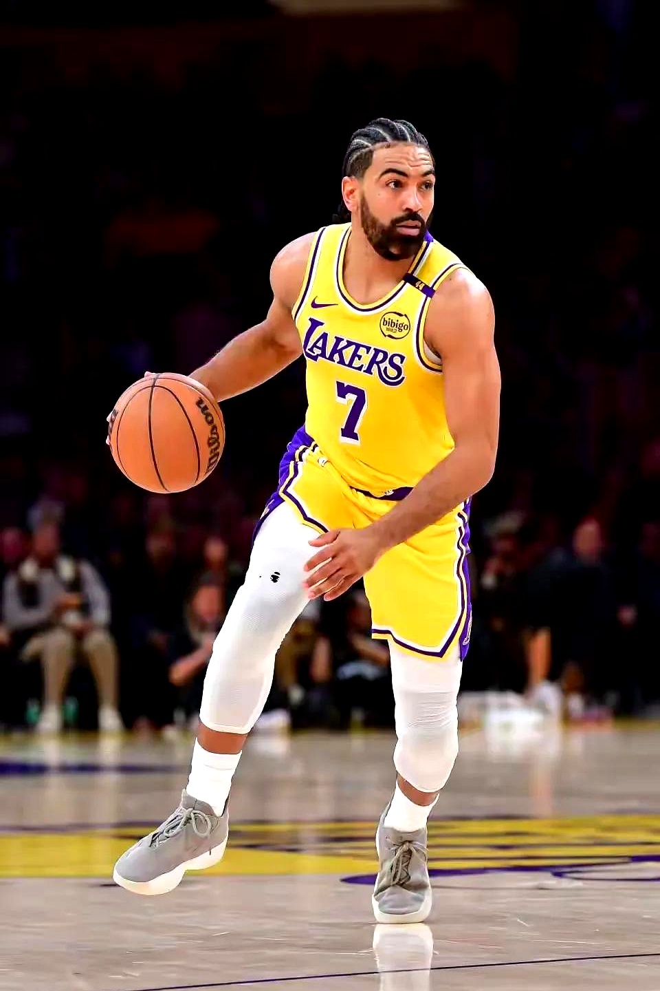 湖人队主场惨败,系列赛进入悬念 湖人队主场惨败,系列赛进入悬念