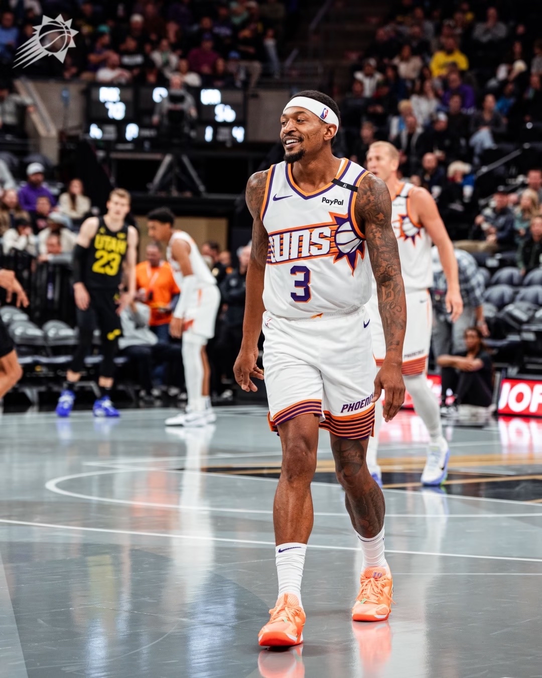 太阳轻取活塞,布克34分砍下 太阳轻取活塞,布克34分砍下