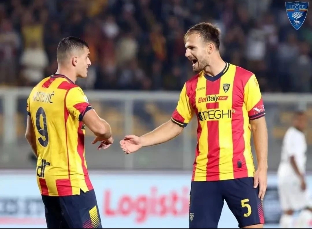 热那亚主场遭遇AC米兰逆转,失去领先优势 热那亚主场遭遇AC米兰逆转,失去领先优势