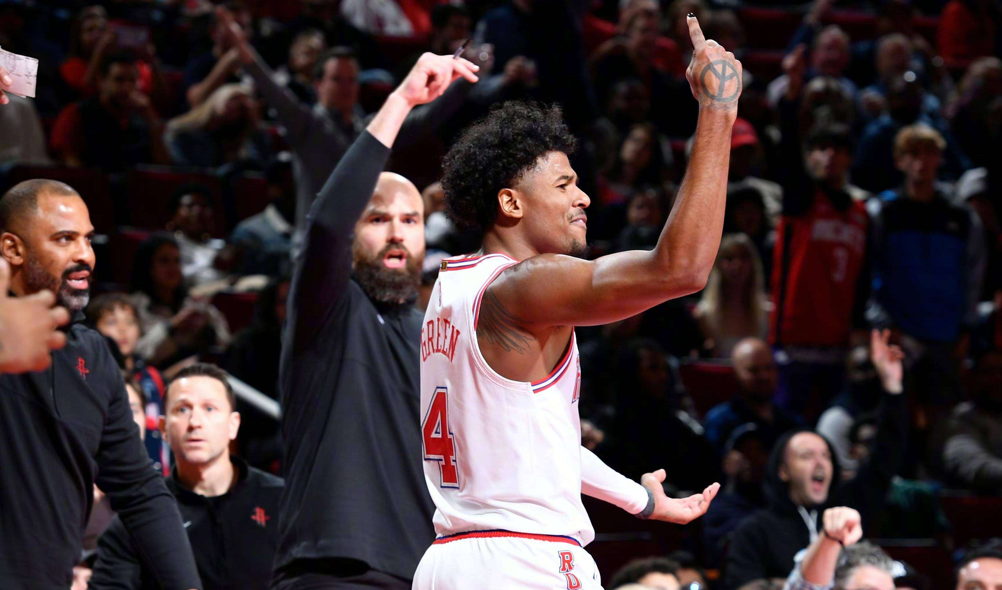 开云体育下载-活塞再胜勇士，取得重要胜利