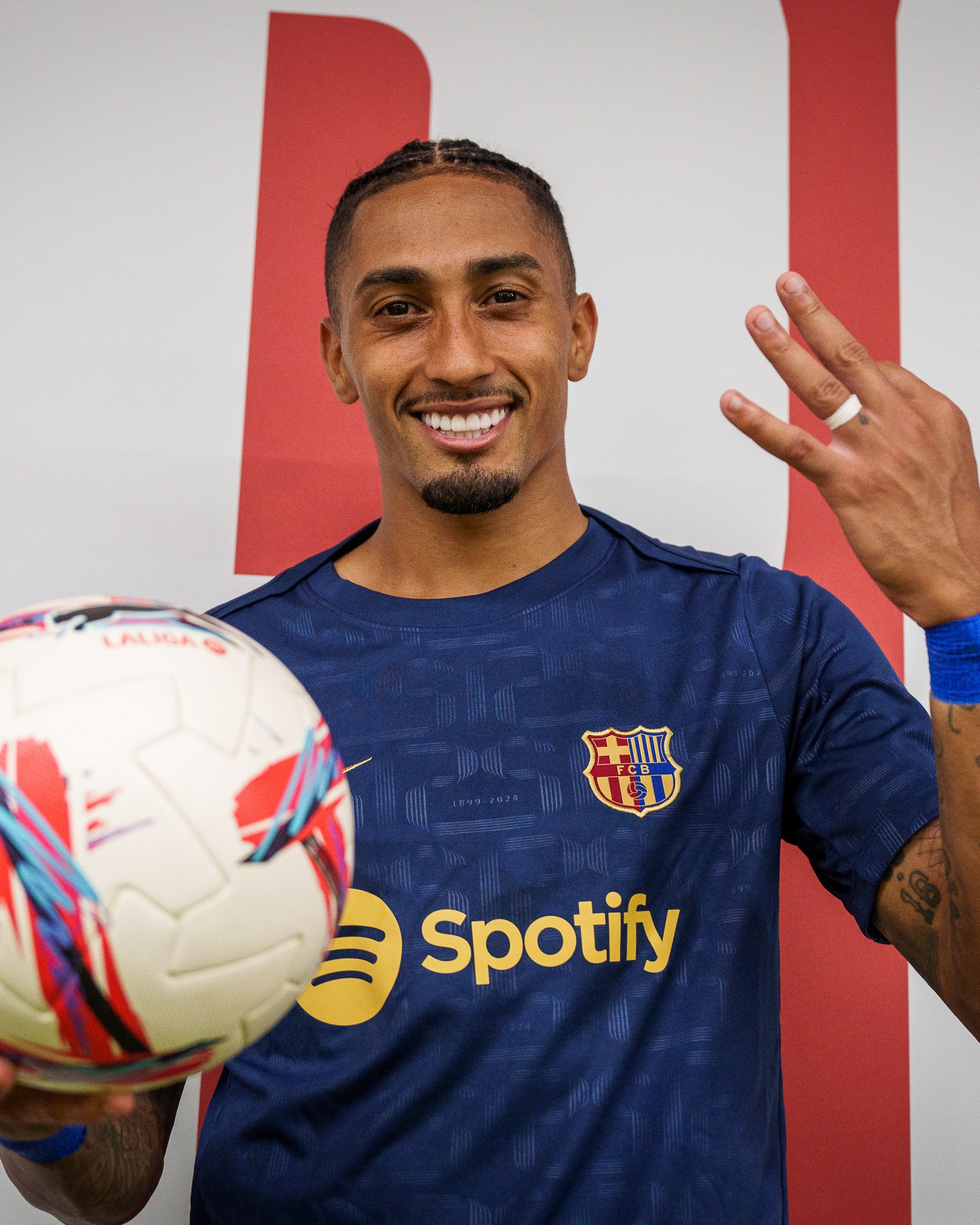 足球盛宴:格拉纳达迎战巴拉多利德 足球盛宴:格拉纳达迎战巴拉多利德