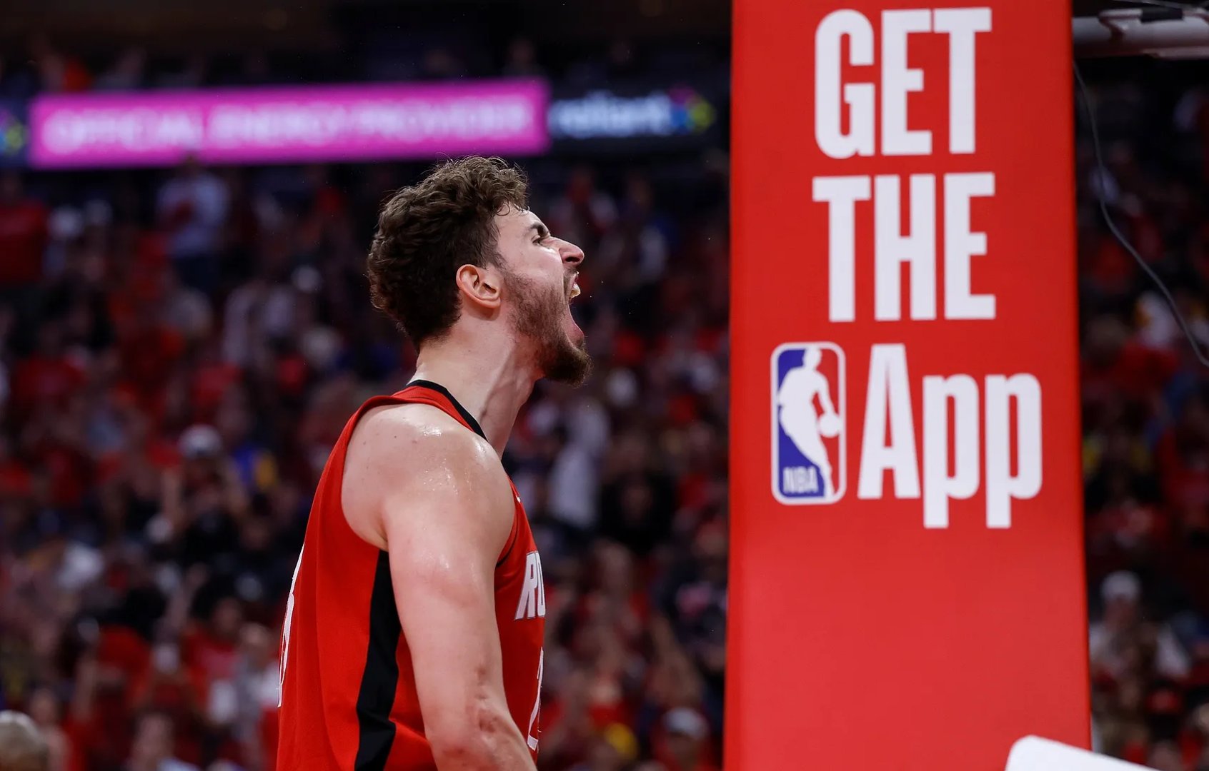 开云体育官网-灰熊队获得季后赛资格，球迷掀起狂欢的简单介绍