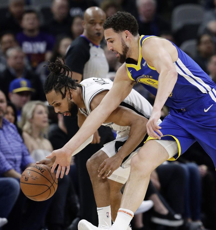 开云体育入口-包含马刺绝杀福建队，克莱扛起全队的词条